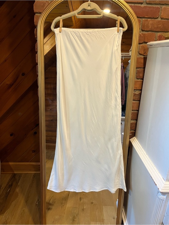 Anthropologie Dresses & Skirts - Anthropologie White Maxi Skirt